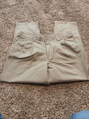 Dockers Men's Pleated Chino Pants in Light Khaki